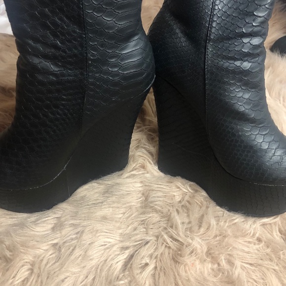 Bootie - Picture 4 of 4